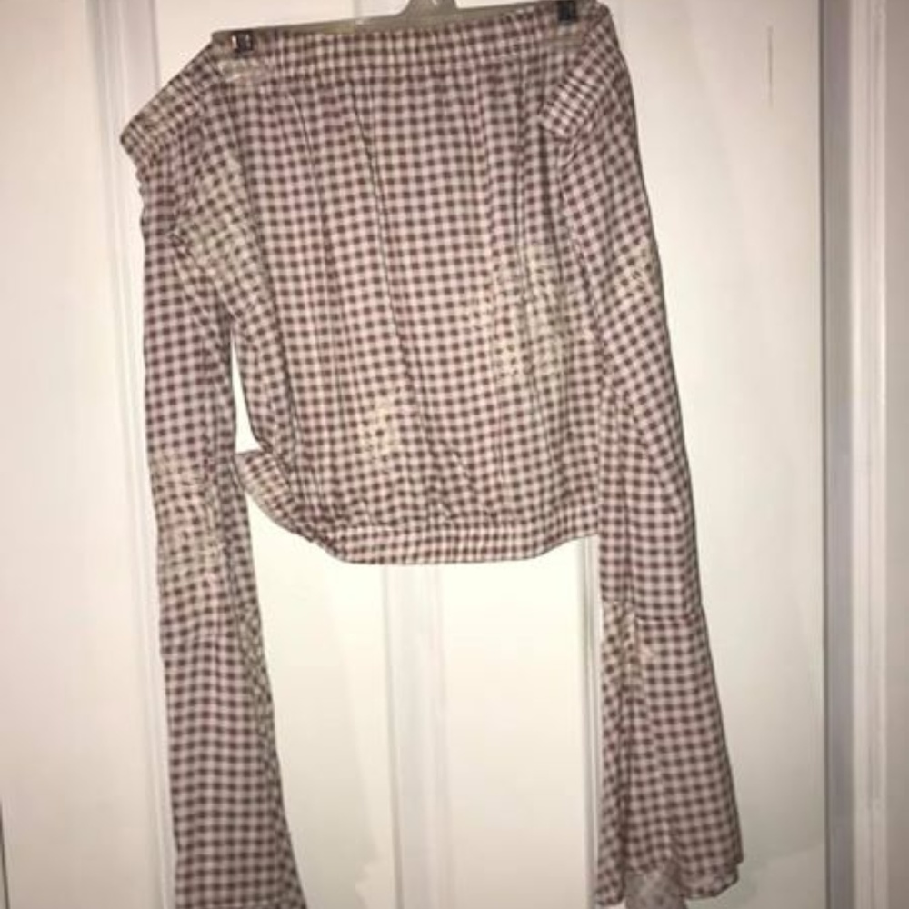 Maroon & White Checkered Long-Sleeve Crop Top